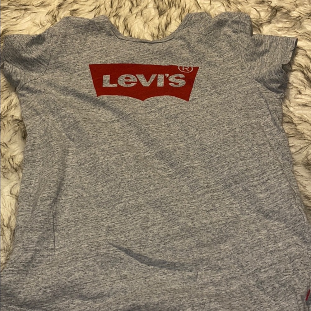 Levi’s grey t shirt